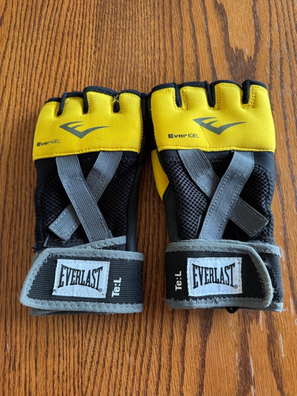 Everlast Yellow and Black Half-Finger Training Gloves size Large